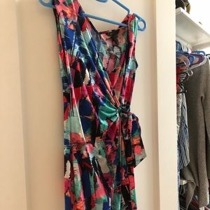 BCGBMaxazria colorful dress